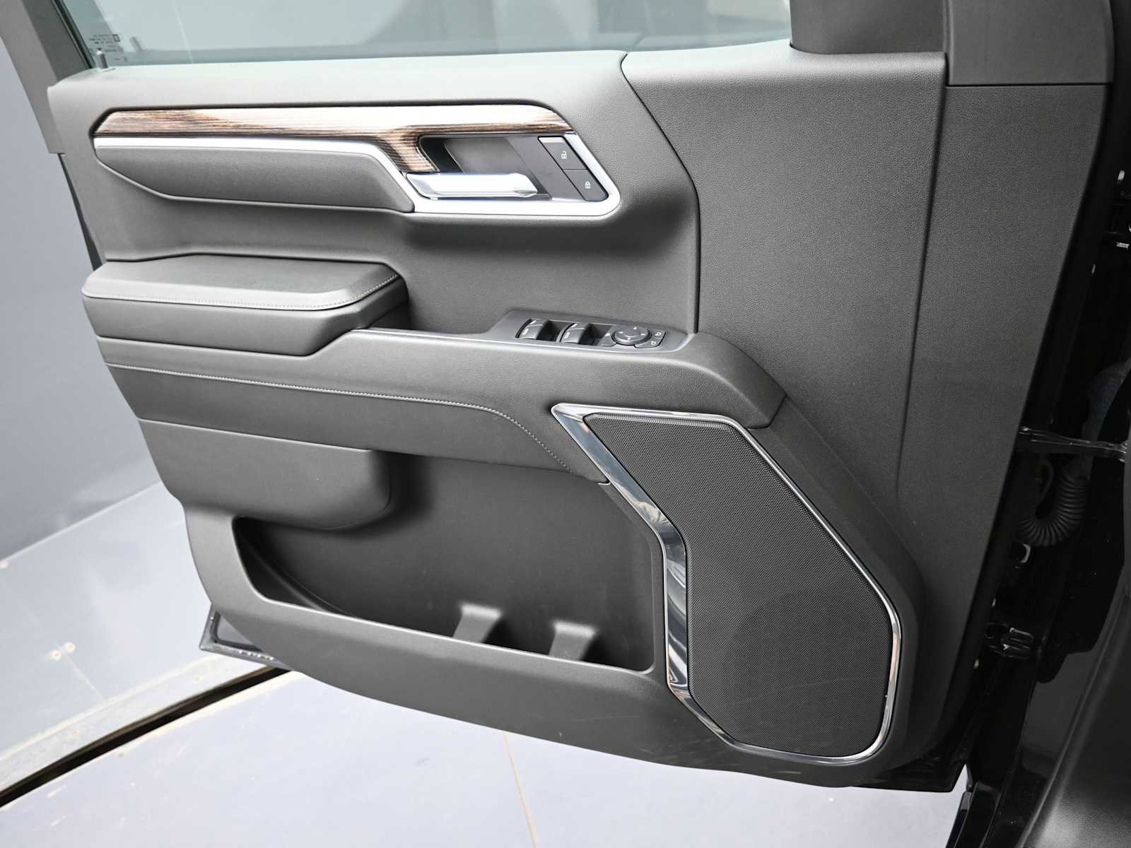 Used 2025 GMC Sierra 1500 Elevation image 10