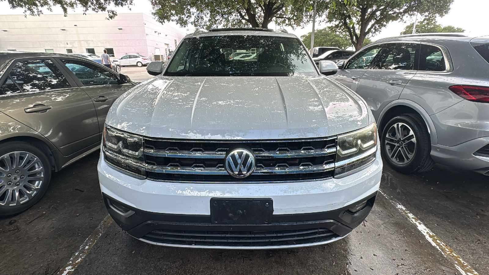 Used 2019 Volkswagen Atlas SEL FWD image 2