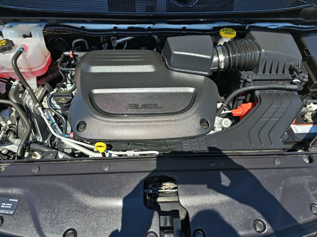 Used 2025 Chrysler Pacifica Select w/ Uconnect Theater Family Group AWD/4WD image 40