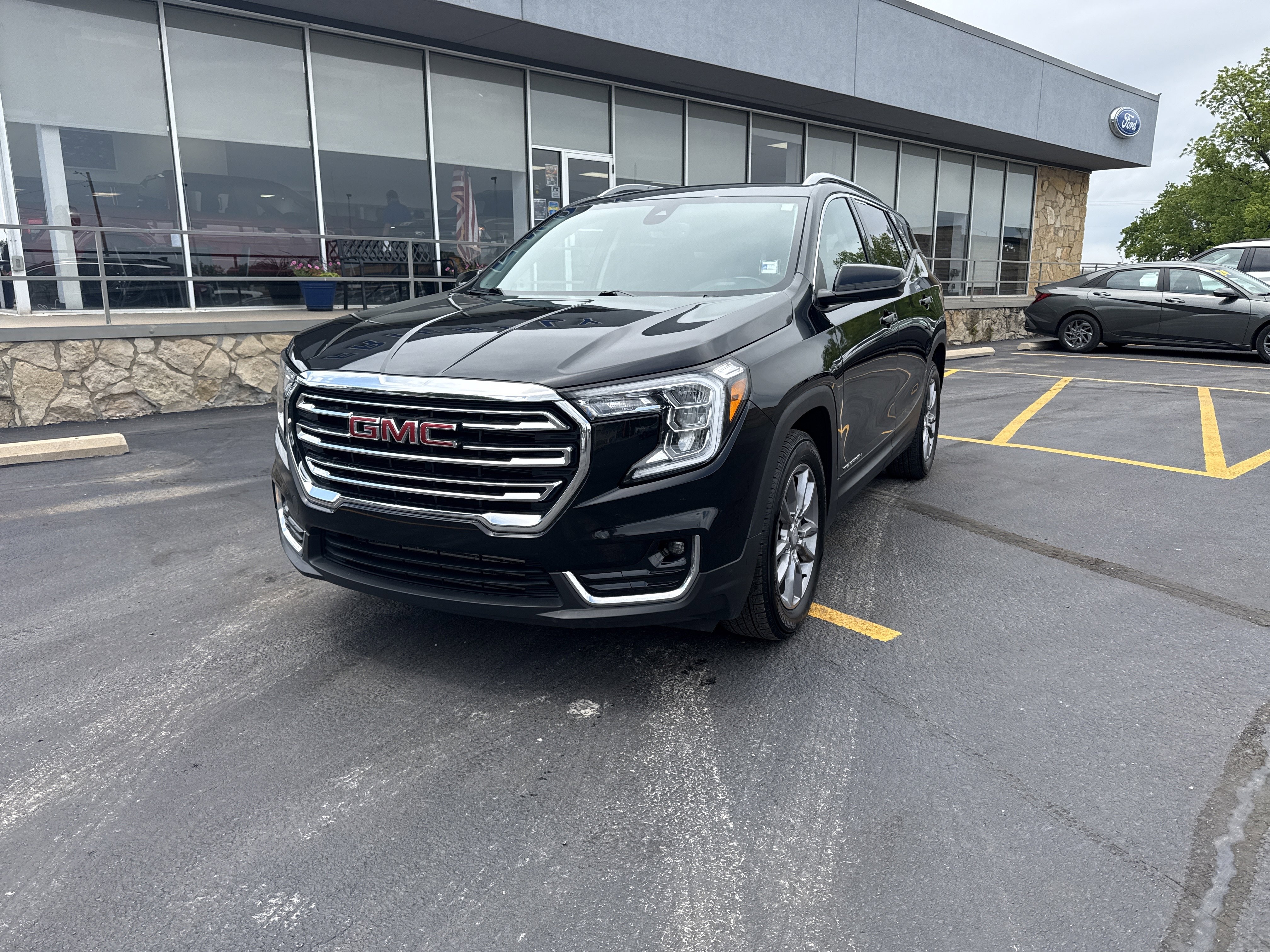 Used 2024 GMC Terrain SLT