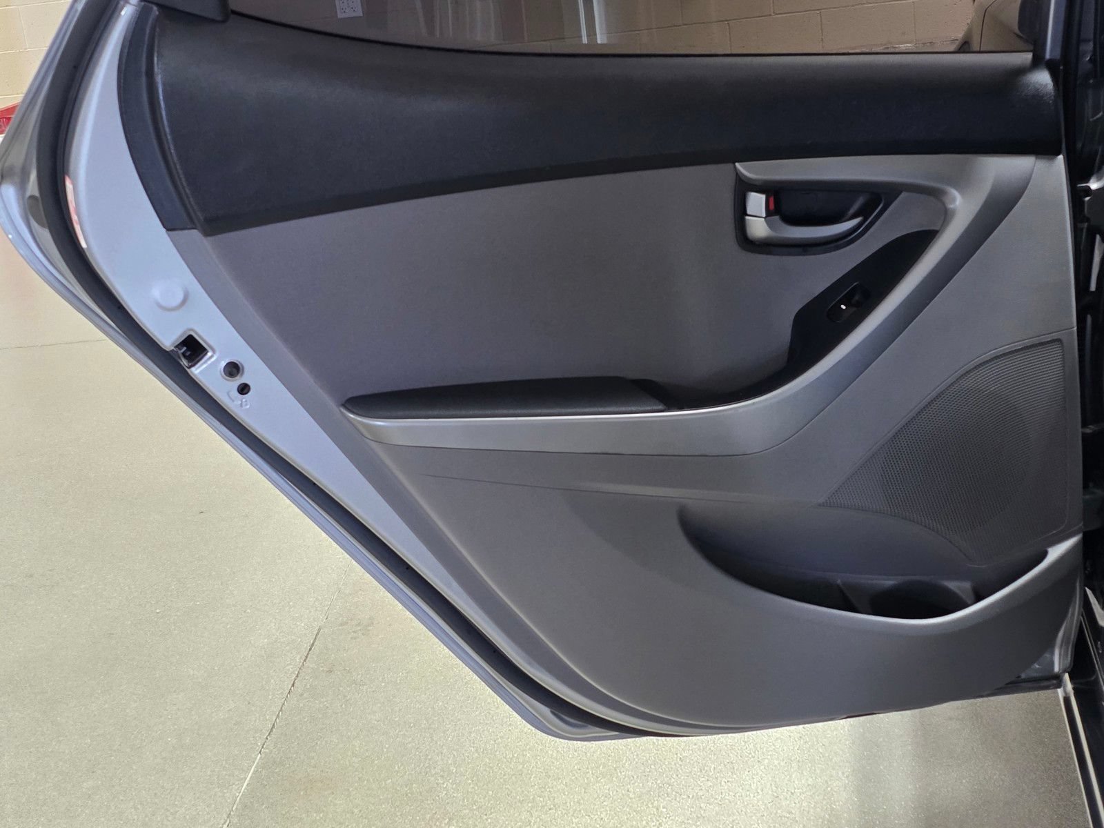 Used 2016 Hyundai Elantra SE w/ Option Group 02 FWD image 13