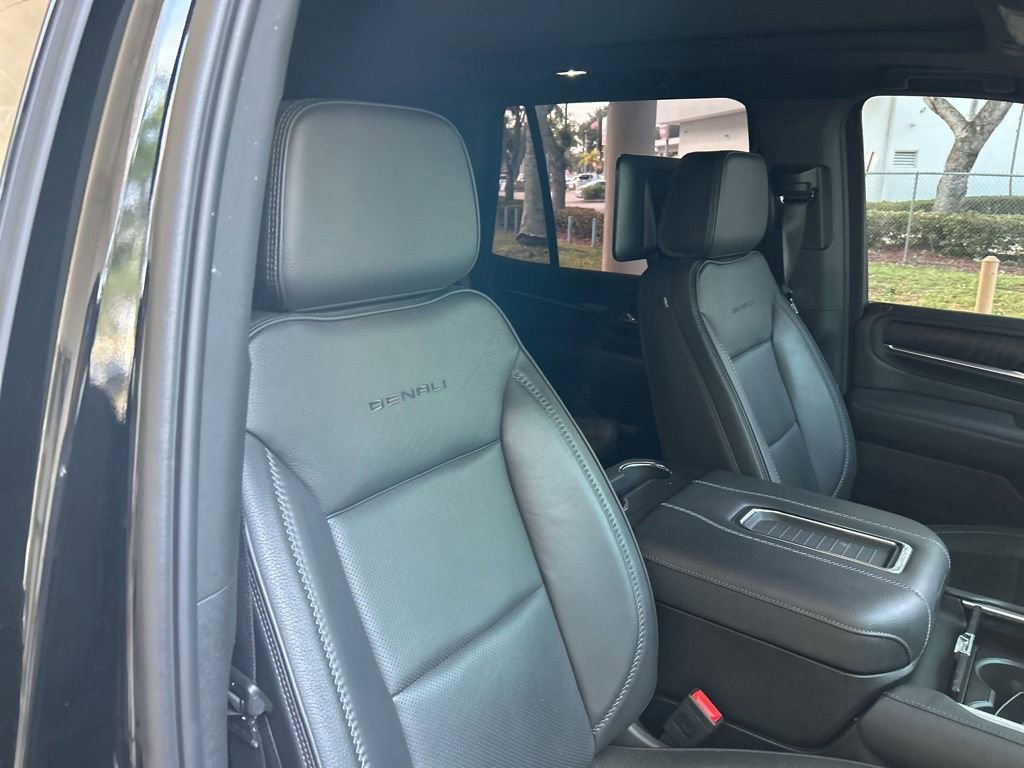 Used 2024 GMC Yukon Denali w/ Denali Reserve Package AWD/4WD image 24
