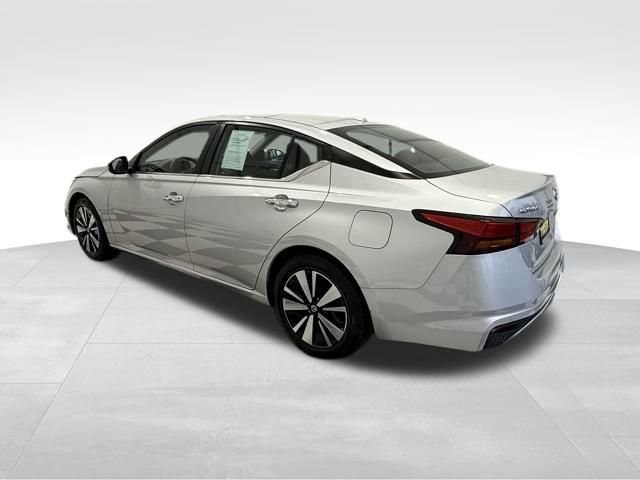 Used 2021 Nissan Altima 2.5 SV image 2