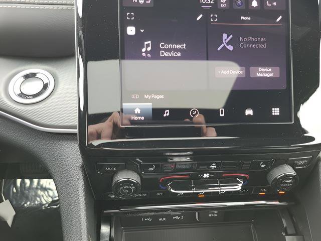 New 2025 Jeep Grand Cherokee Altitude image 15