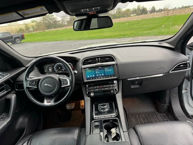 Used 2018 Jaguar F-PACE S image 16