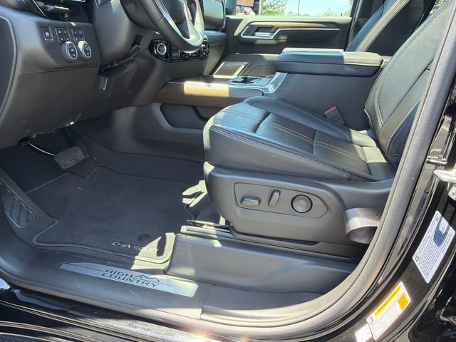 Used 2025 Chevrolet Silverado 3500 High Country w/ High Country Premium Package AWD/4WD image 9