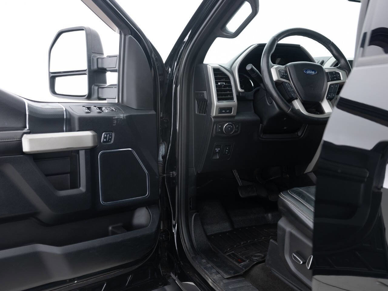 Used 2018 Ford F150 Lariat w/ Equipment Group 502A Luxury image 28