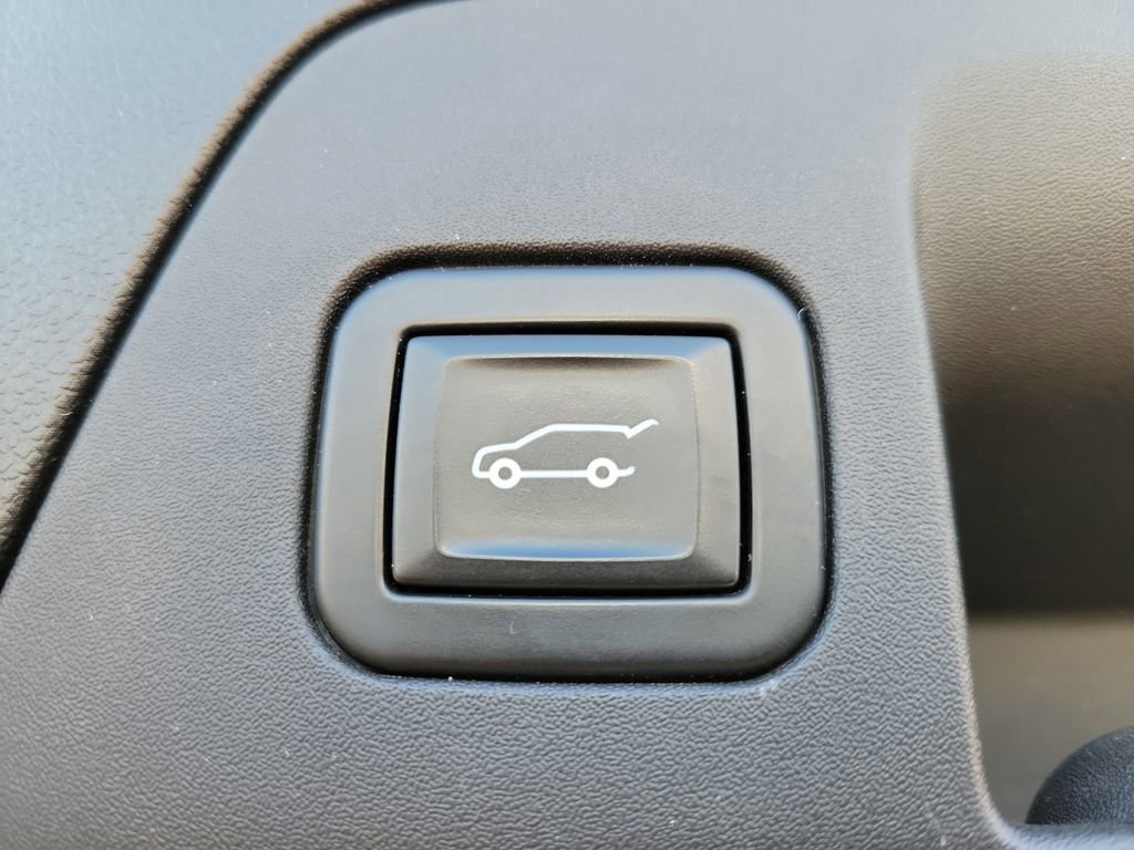 Certified 2023 Buick Envision Preferred w/ Sport Touring Package AWD/4WD image 10
