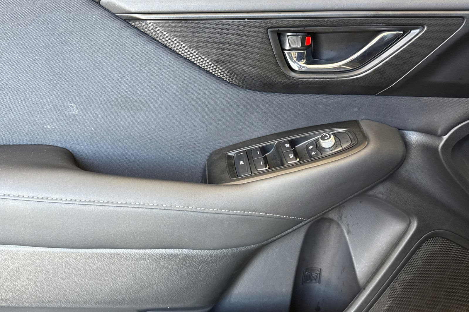 Used 2025 Subaru Outback Premium AWD/4WD image 11