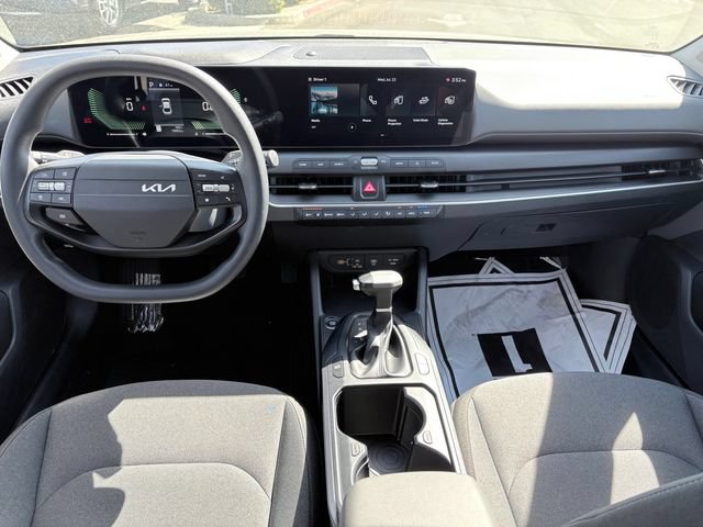 Used 2025 Kia K4 FWD image 8