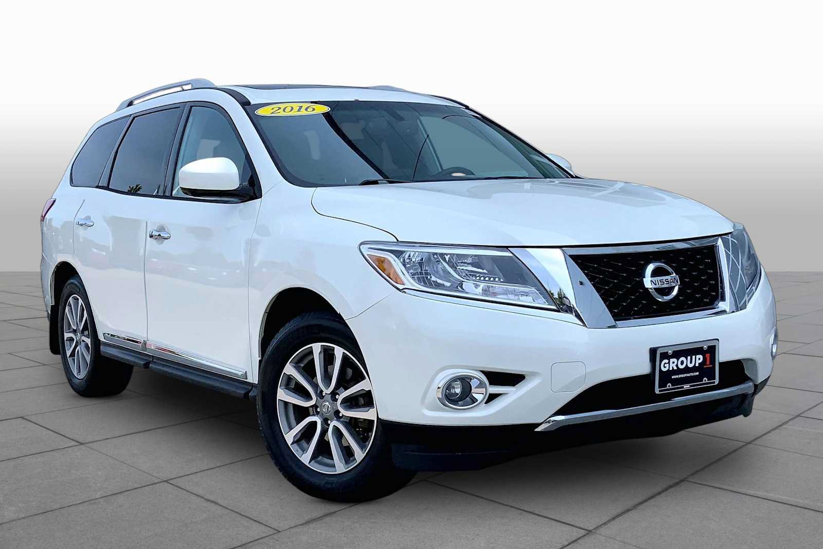 Used 2016 Nissan Pathfinder SL w/ SL Premium Package AWD/4WD image 2