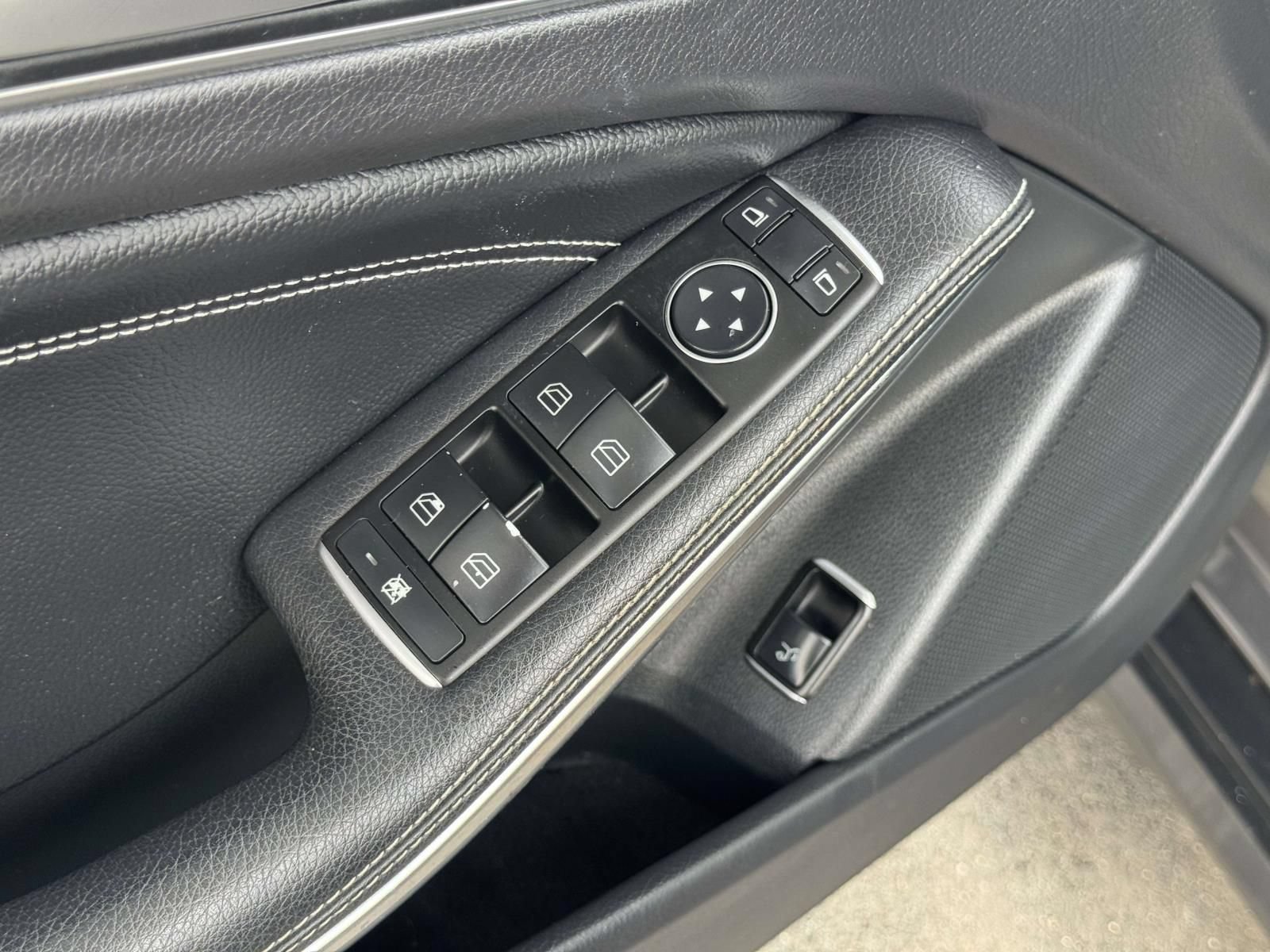 Used 2015 Mercedes-Benz GLA 250 4MATIC image 17