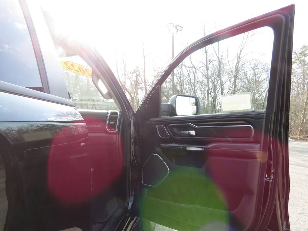 Used 2022 RAM 1500 Laramie AWD/4WD image 12