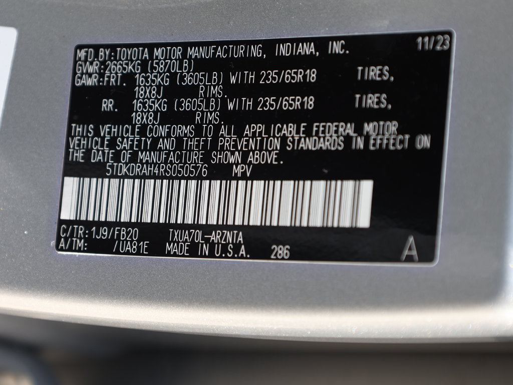 Used 2024 Toyota Highlander LE FWD image 39
