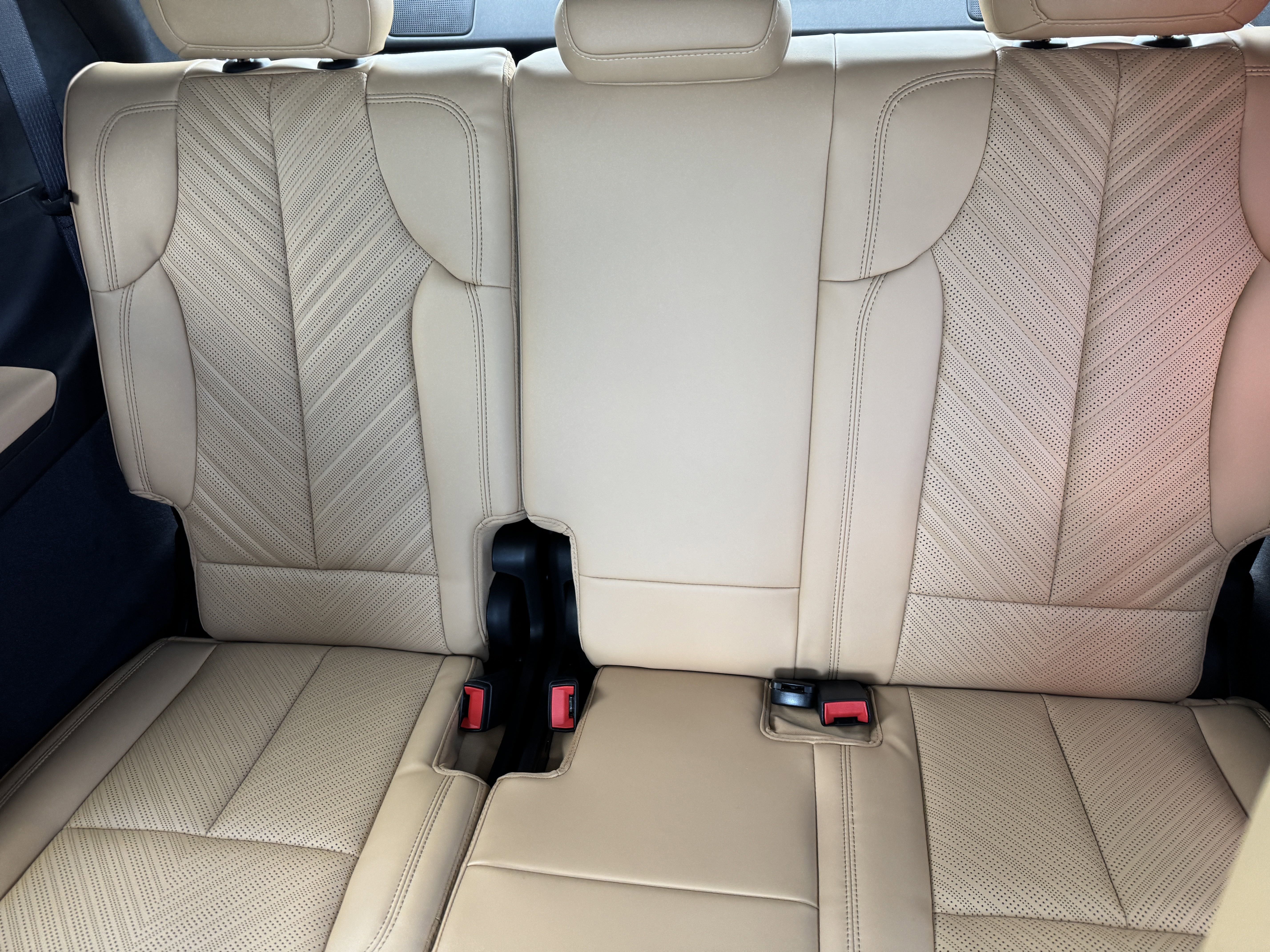 New 2025 Cadillac Escalade IQ Luxury 2 image 18