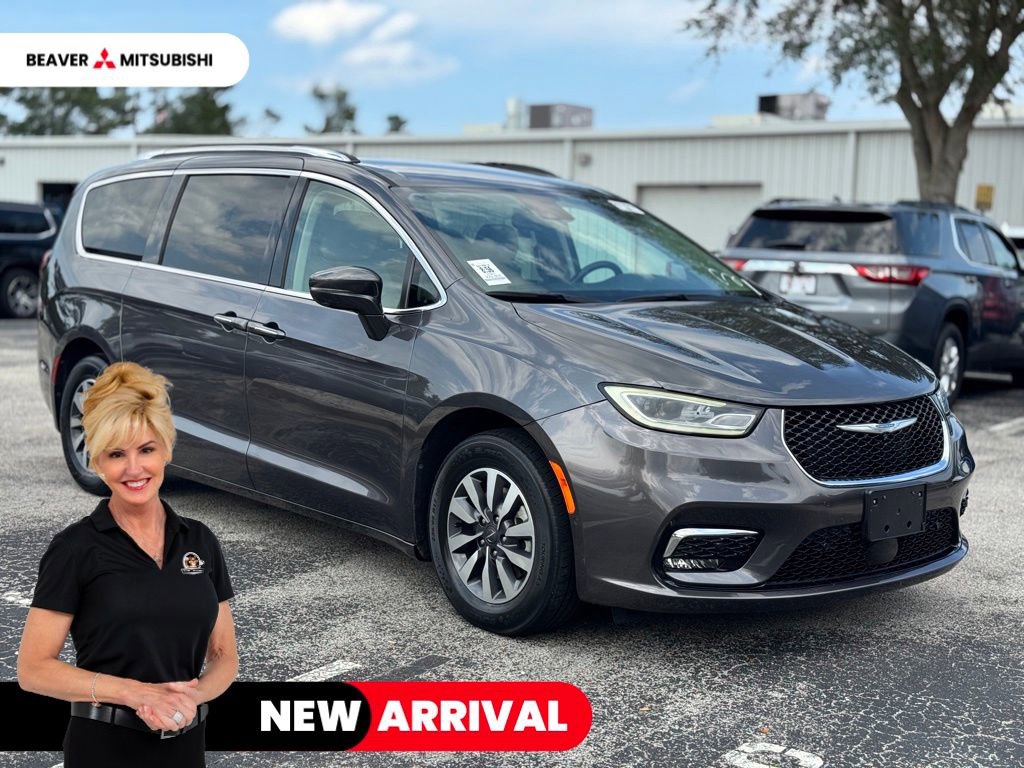 Used 2021 Chrysler Pacifica Touring-L FWD image 1