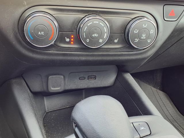 Used 2024 Chevrolet Trax RS w/ Sunroof Package image 13