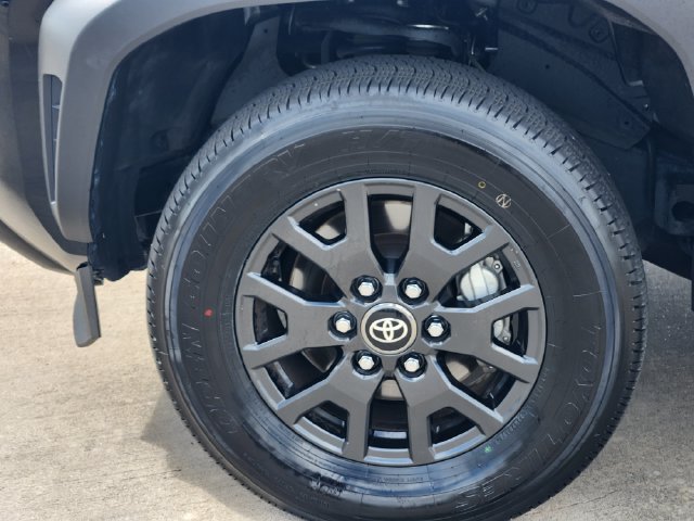 Certified 2025 Toyota 4Runner SR5 AWD/4WD image 10