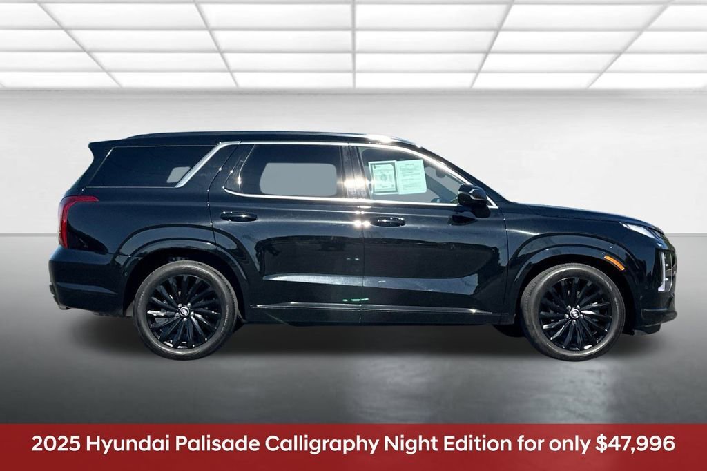 Used 2025 Hyundai Palisade Calligraphy image 3