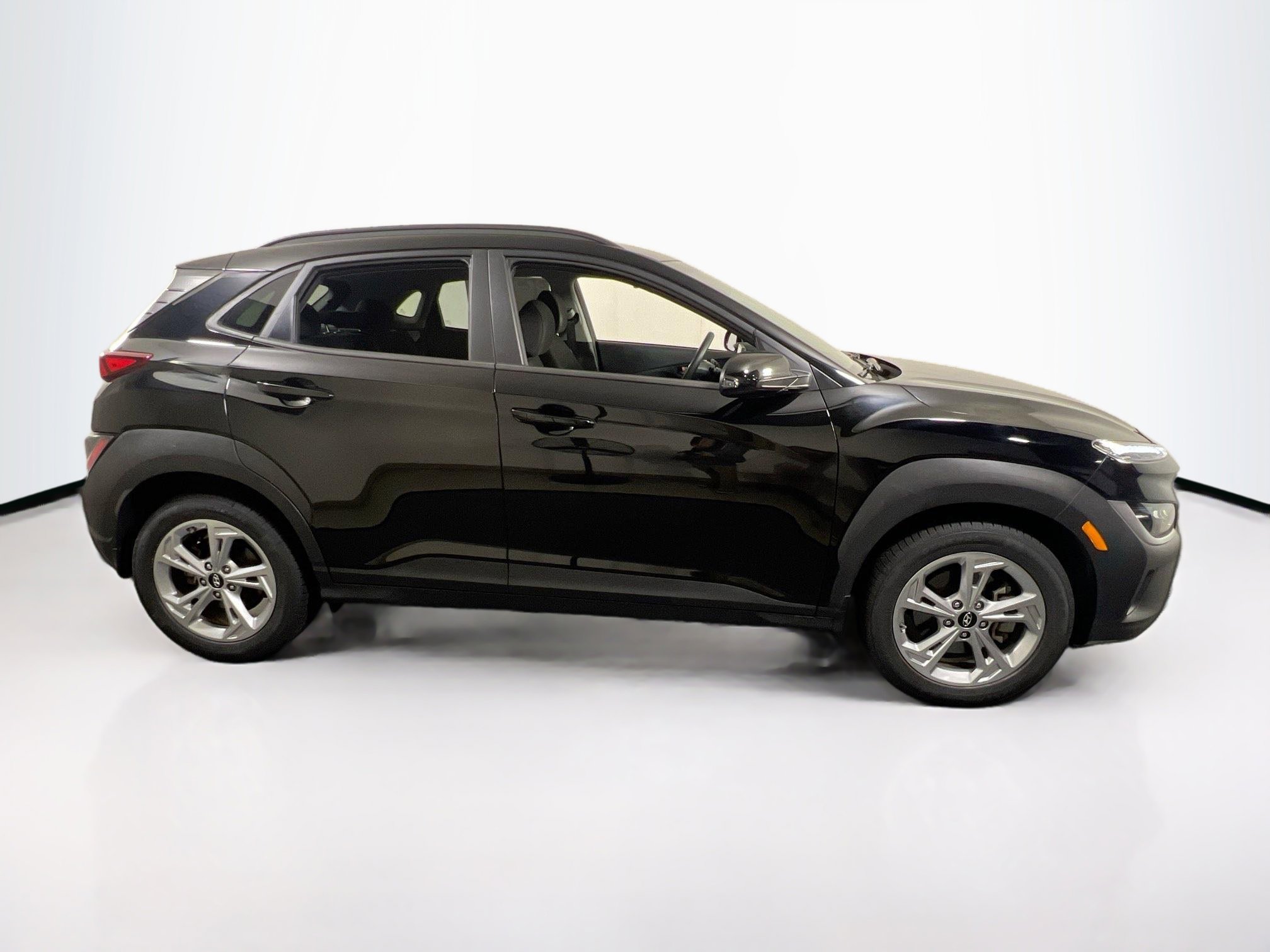 Used 2022 Hyundai Kona SEL w/ Cargo Package image 4