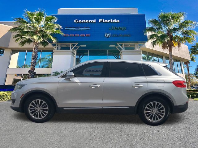 Used 2017 Lincoln MKX Select w/ Select Plus Package FWD image 7