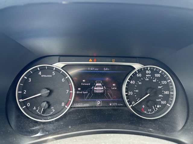 Used 2025 Nissan Sentra SR w/ SR Premium Package FWD image 18