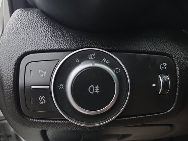 Used 2017 Alfa Romeo Giulia AWD w/ Sport Appearance Package image 18