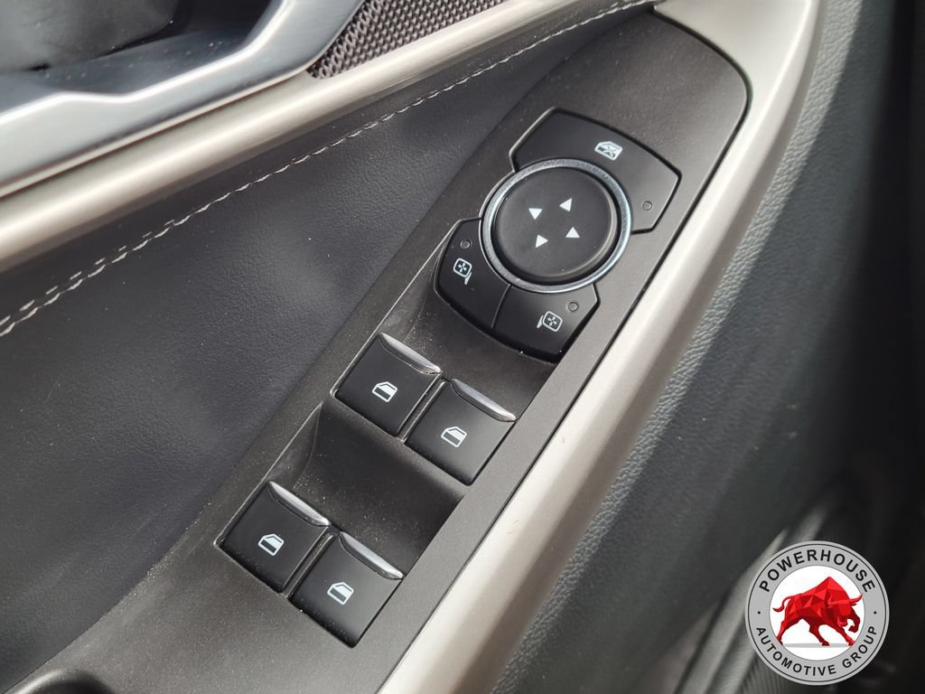 Used 2023 Ford Explorer XLT AWD/4WD image 28
