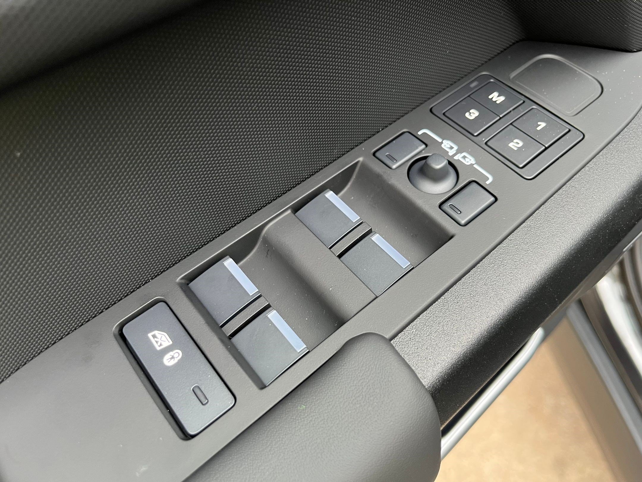 New 2026 Land Rover Defender 110 V8 AWD/4WD image 12