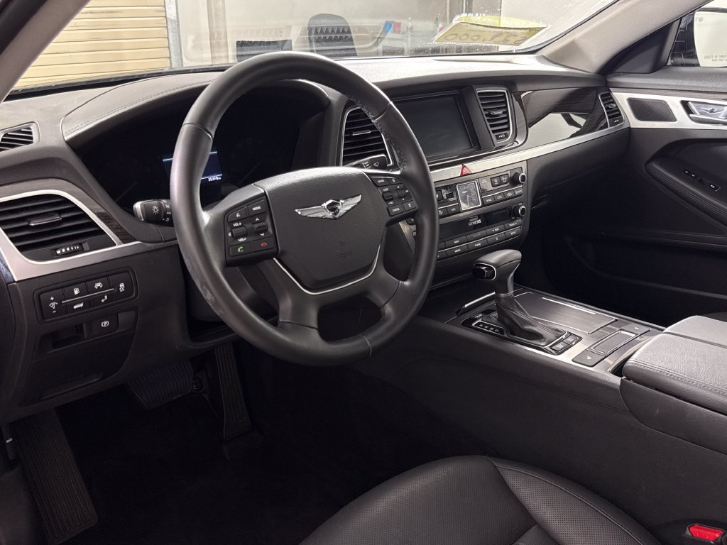 Used 2020 Genesis G80 3.8 RWD image 14