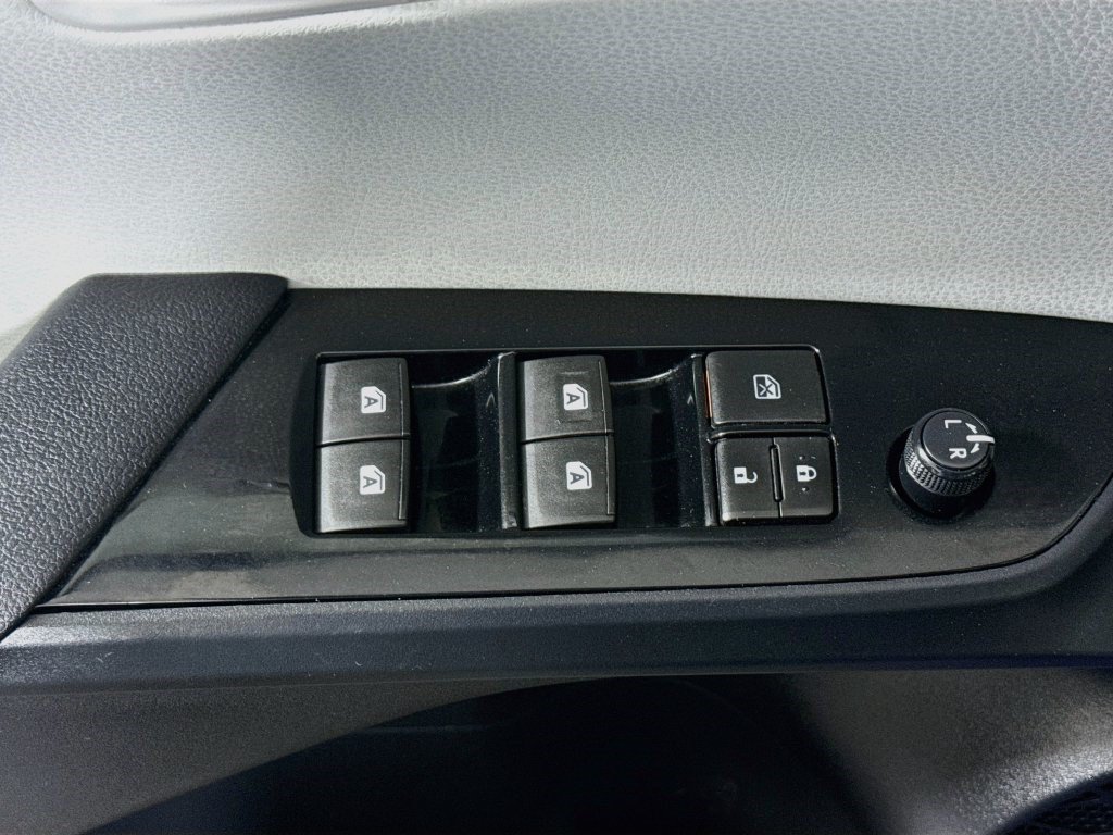 Used 2016 Toyota Prius Four Touring FWD image 23