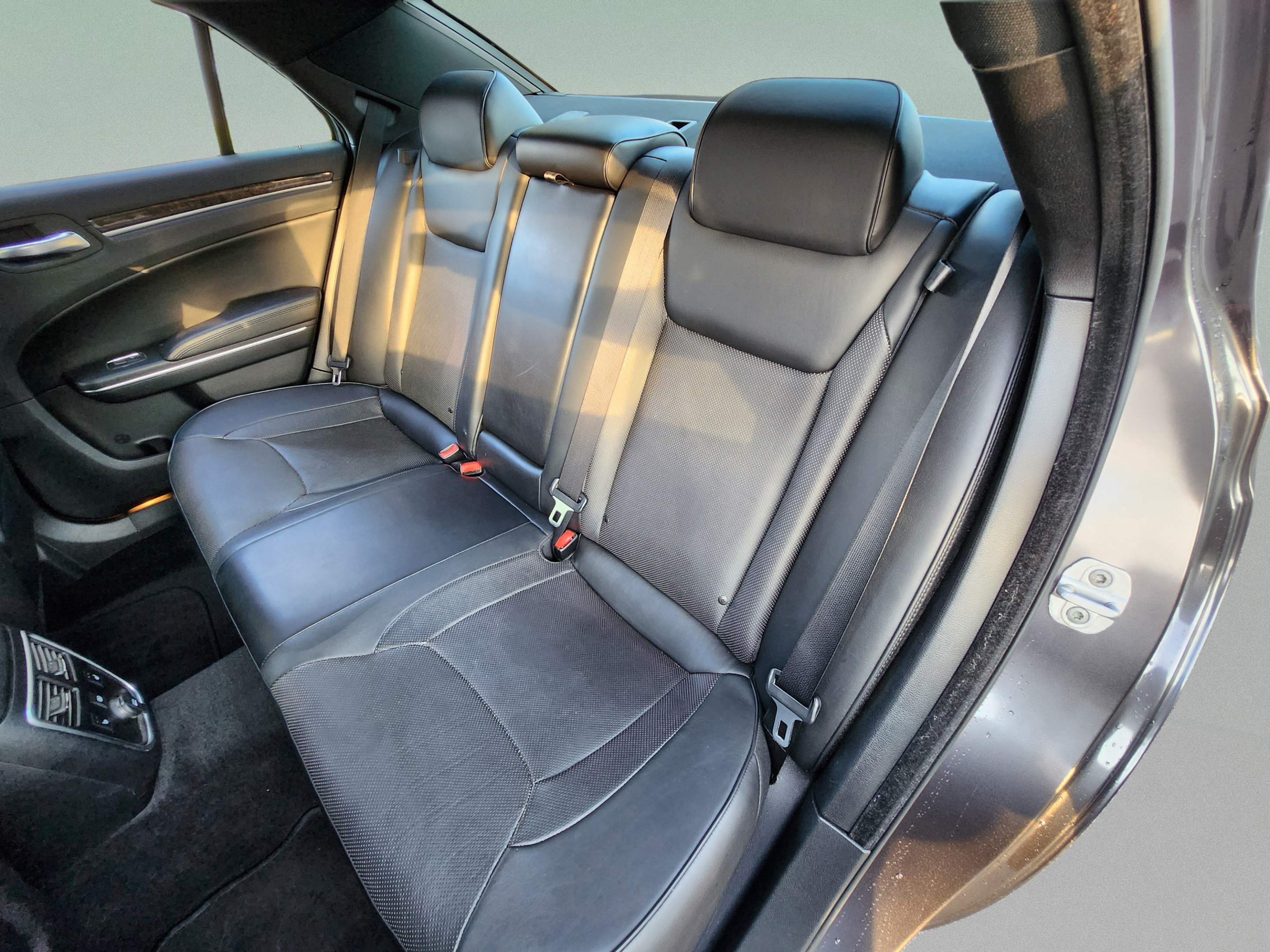 Used 2013 Chrysler 300 C RWD image 24
