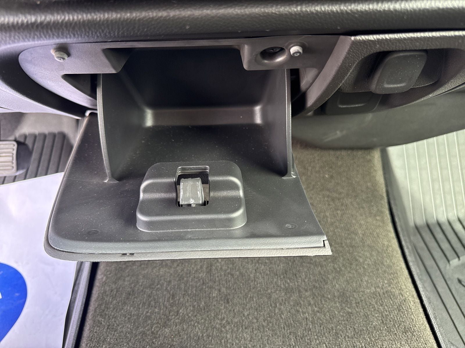 Used 2018 Chevrolet Silverado 1500 LT w/ LT Eassist Package AWD/4WD image 23