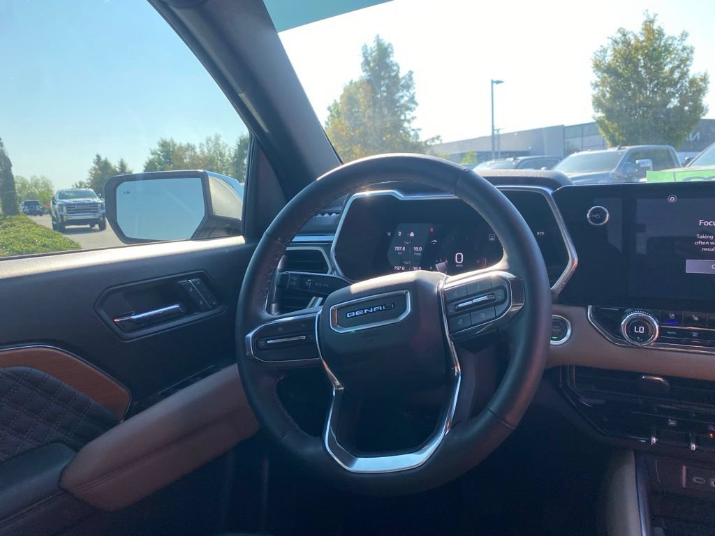 Used 2026 GMC Canyon Denali AWD/4WD image 32