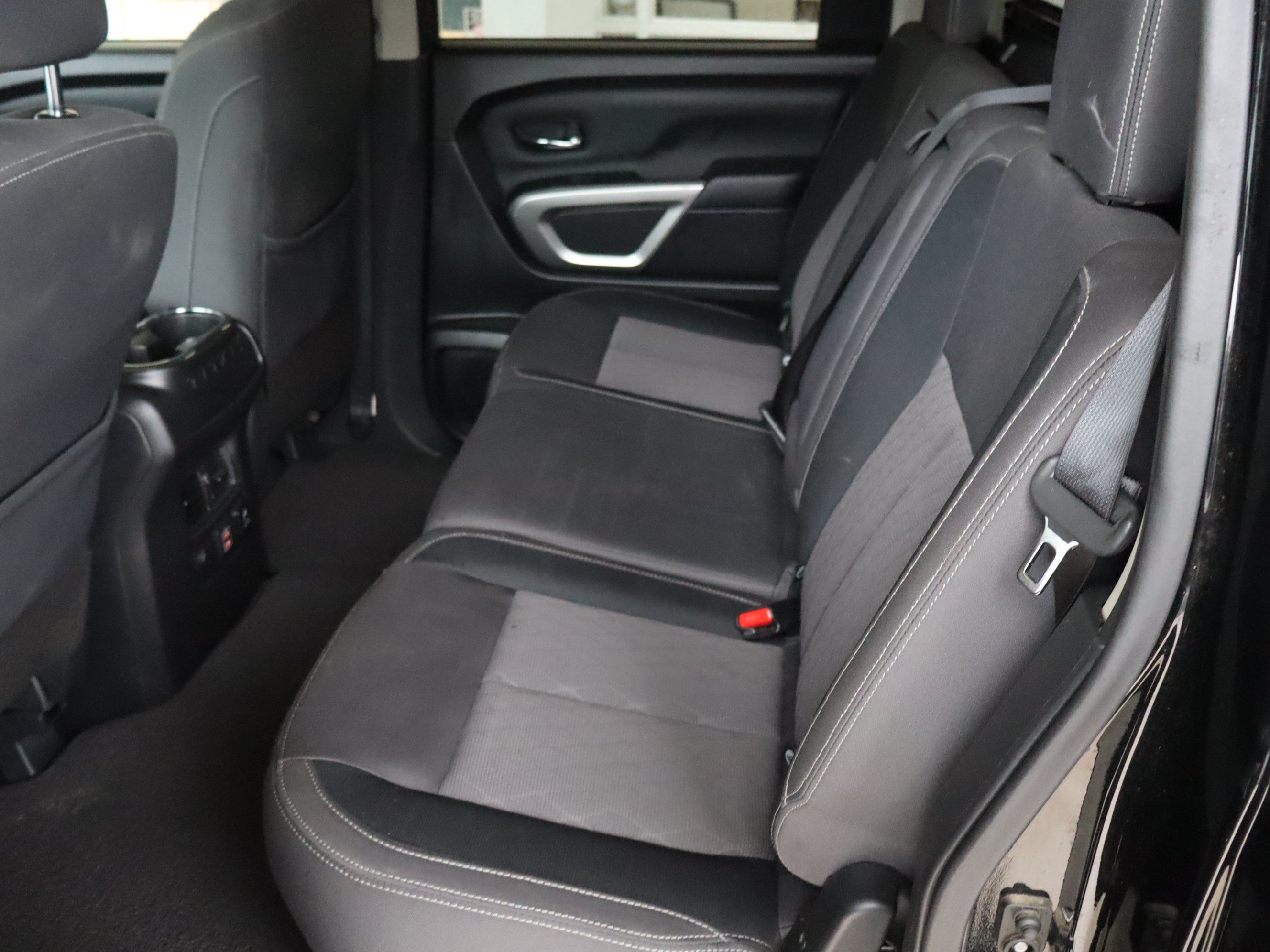 Used 2023 Nissan Titan SV w/ SV Convenience Package AWD/4WD image 32