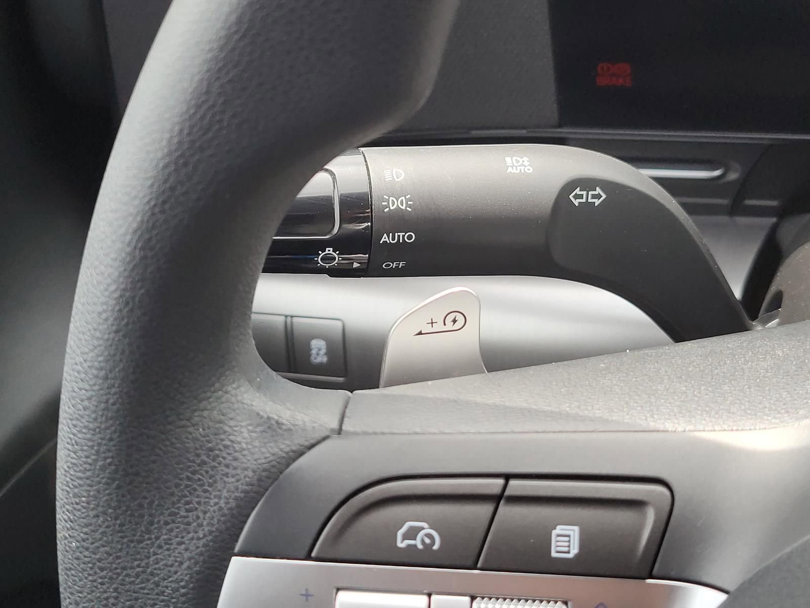 Certified 2025 Hyundai Kona SE image 26