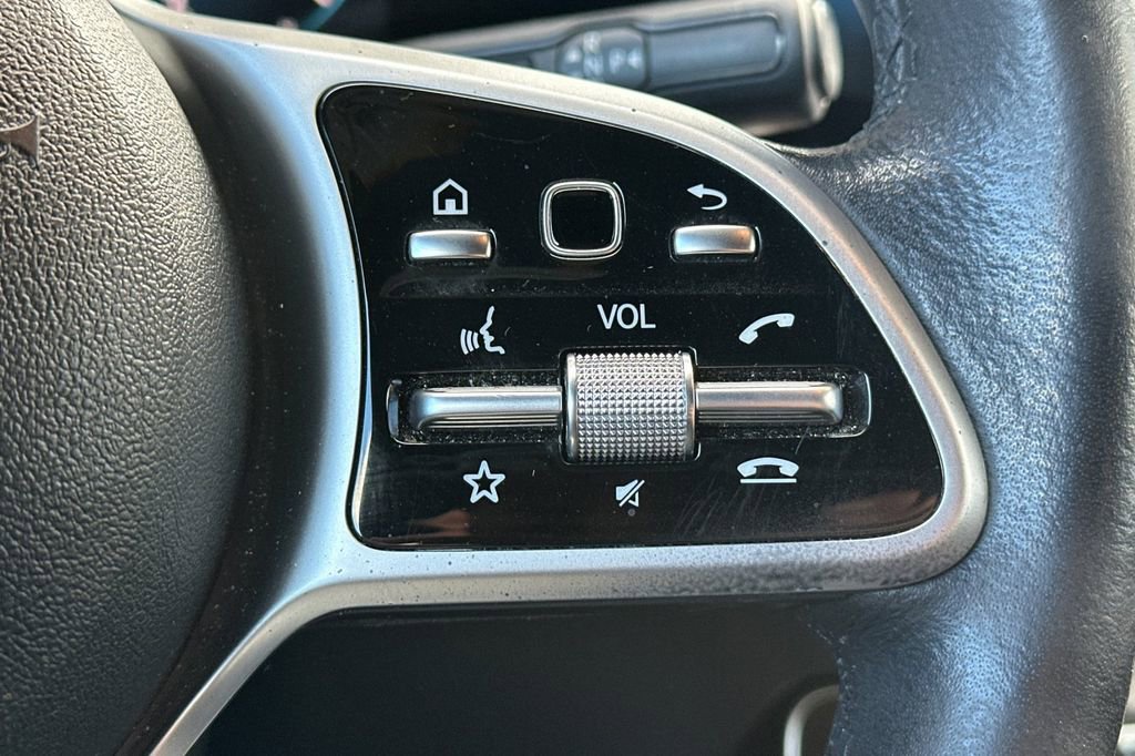 Used 2020 Mercedes-Benz GLB 250 4MATIC image 32