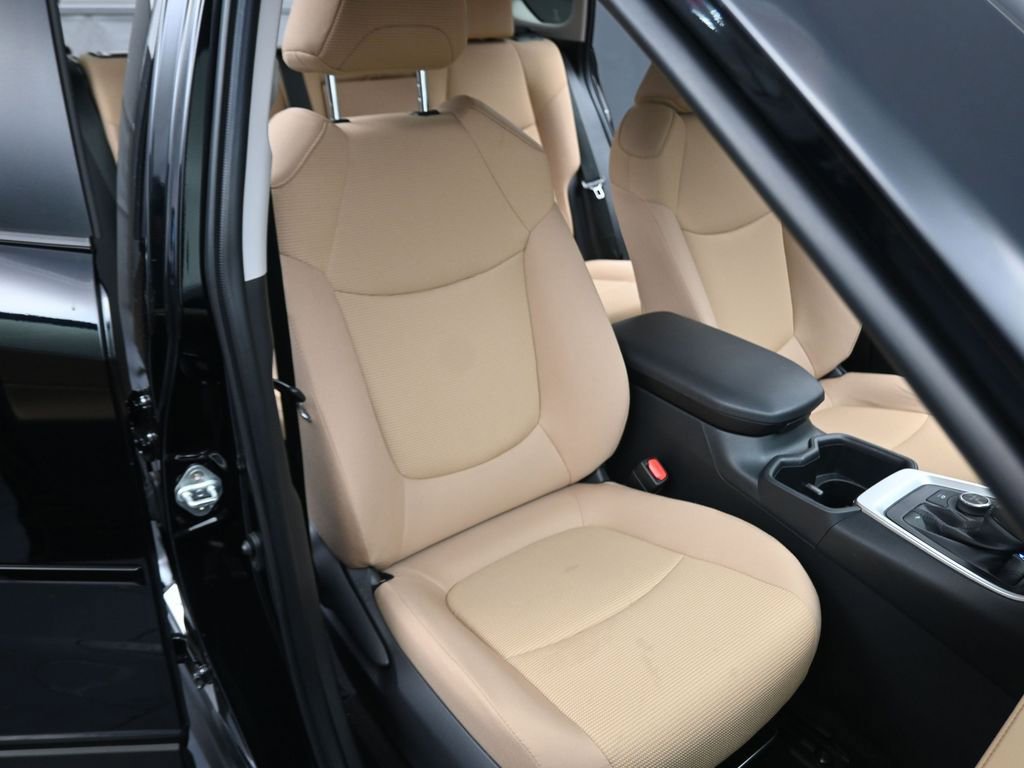 Used 2025 Toyota RAV4 LE image 12