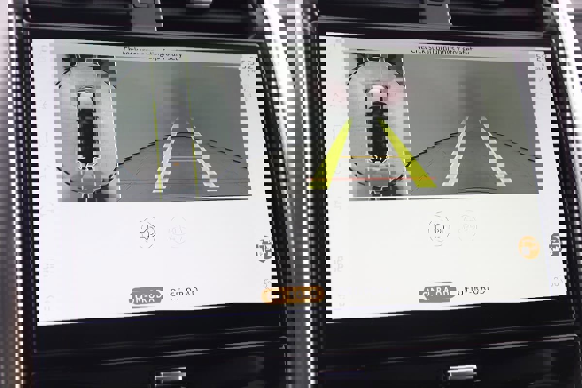 Used 2023 Land Rover Discovery S R-Dynamic image 10