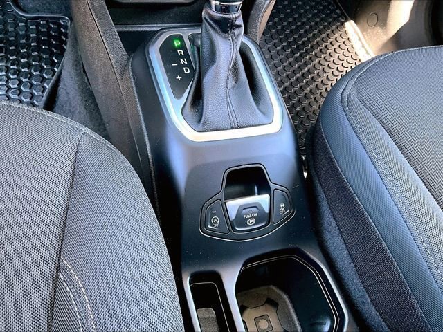 Used 2023 Jeep Renegade Latitude AWD/4WD image 27