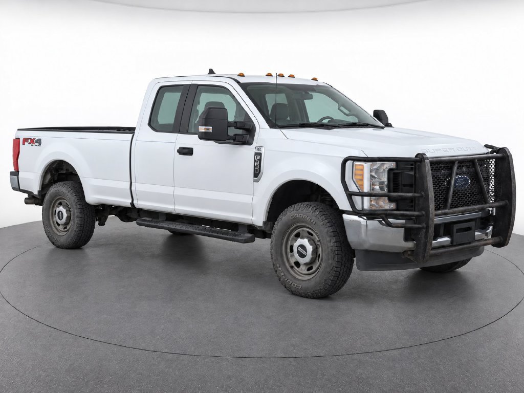 Used 2018 Ford F250 XL w/ Power Equipment Group AWD/4WD image 3
