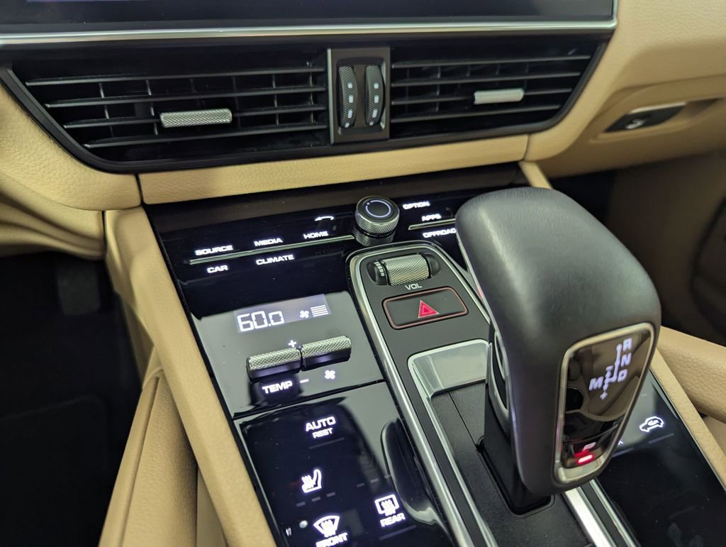 Used 2022 Porsche Cayenne Coupe image 44