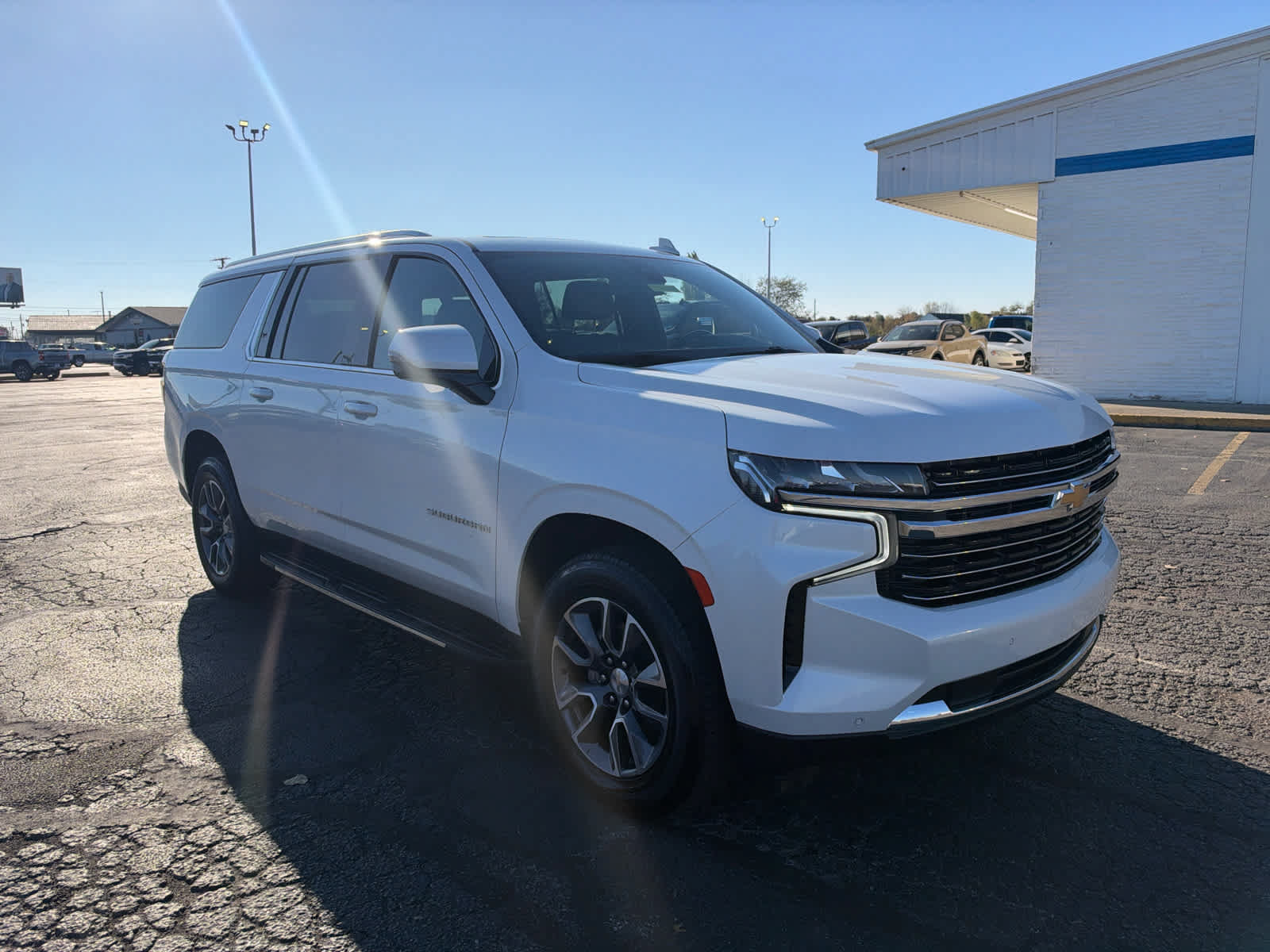 Certified 2021 Chevrolet Suburban LT w/ LT Signature Package AWD/4WD image 7