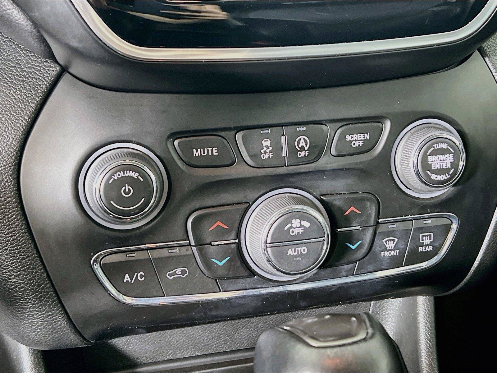 Used 2022 Jeep Cherokee Limited w/ Elite Package AWD/4WD image 18
