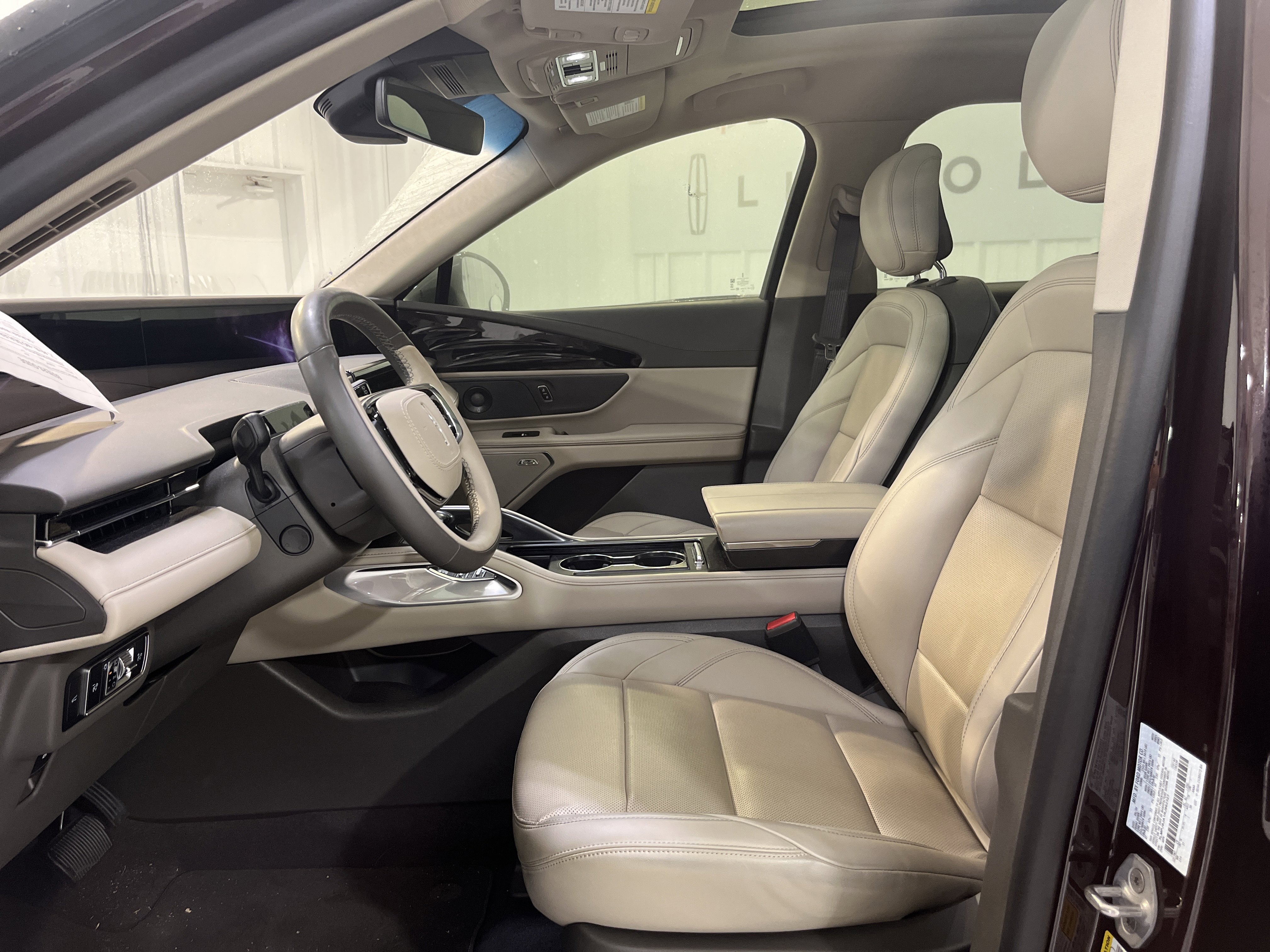 Used 2024 Lincoln Nautilus Premier w/ Equipment Group 102A image 7