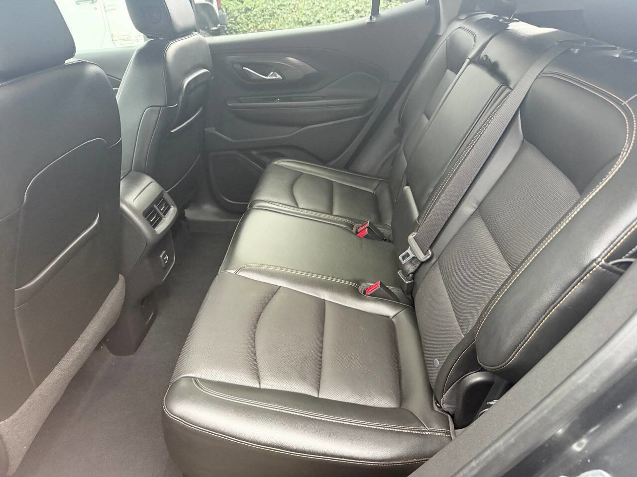 Used 2020 GMC Terrain SLT w/ Preferred Package image 11