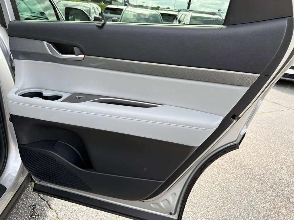 Used 2025 Hyundai Palisade SEL FWD image 16