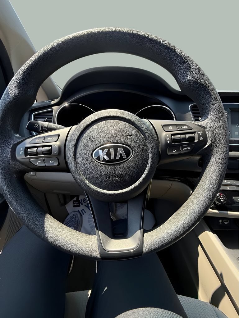 Used 2021 Kia Sedona LX FWD image 23