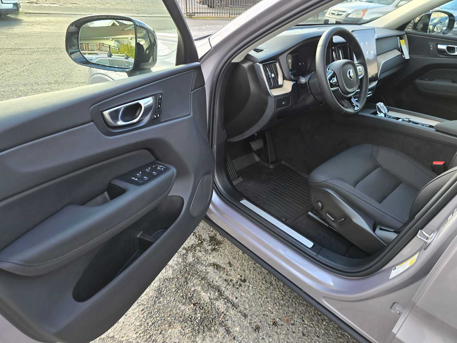 Used 2026 Volvo XC60 B5 Plus w/ Protection Package Premier AWD/4WD image 20