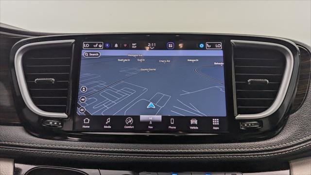 Used 2023 Chrysler Pacifica Limited FWD image 26